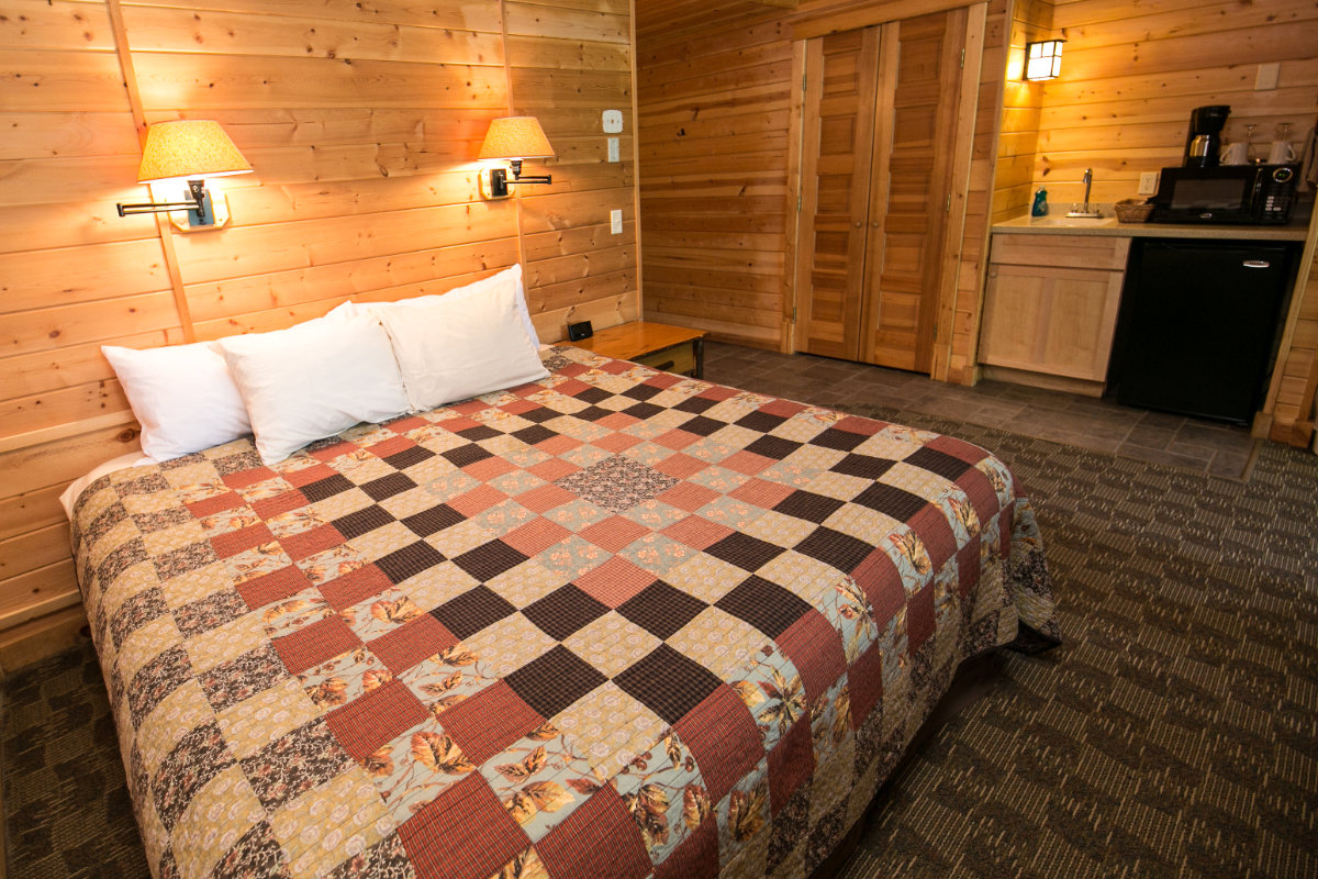 Douglas 2 Wisconsin Lake Resort Lodging